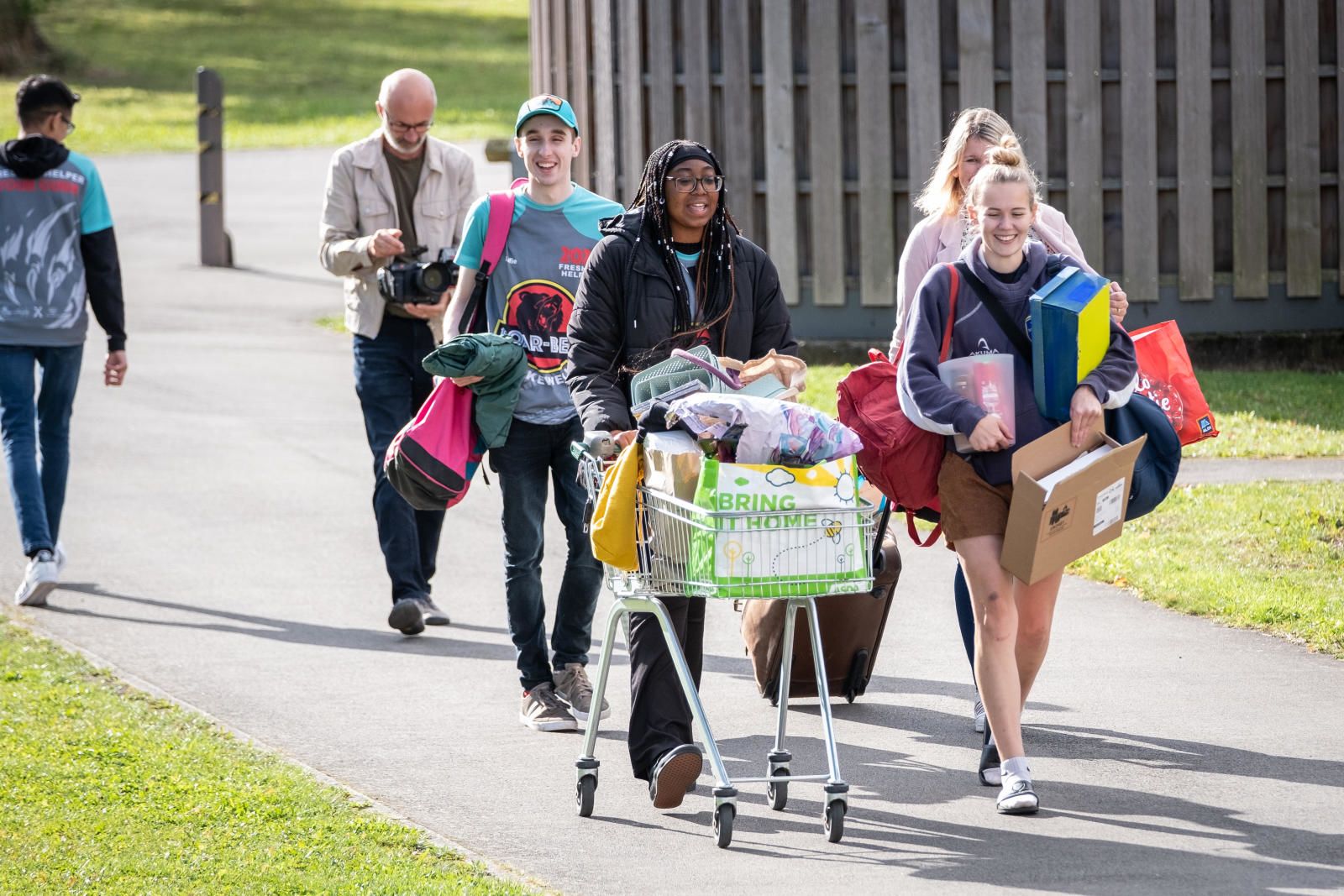 Students on campus during move in week
